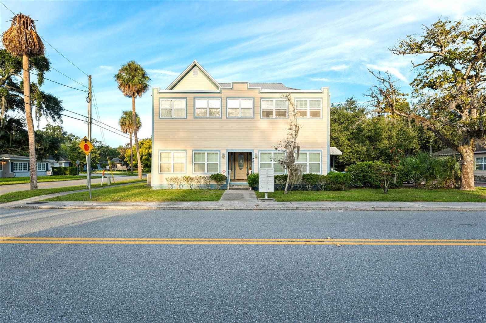 TWENTY-TWO CLYDE - Residential Income