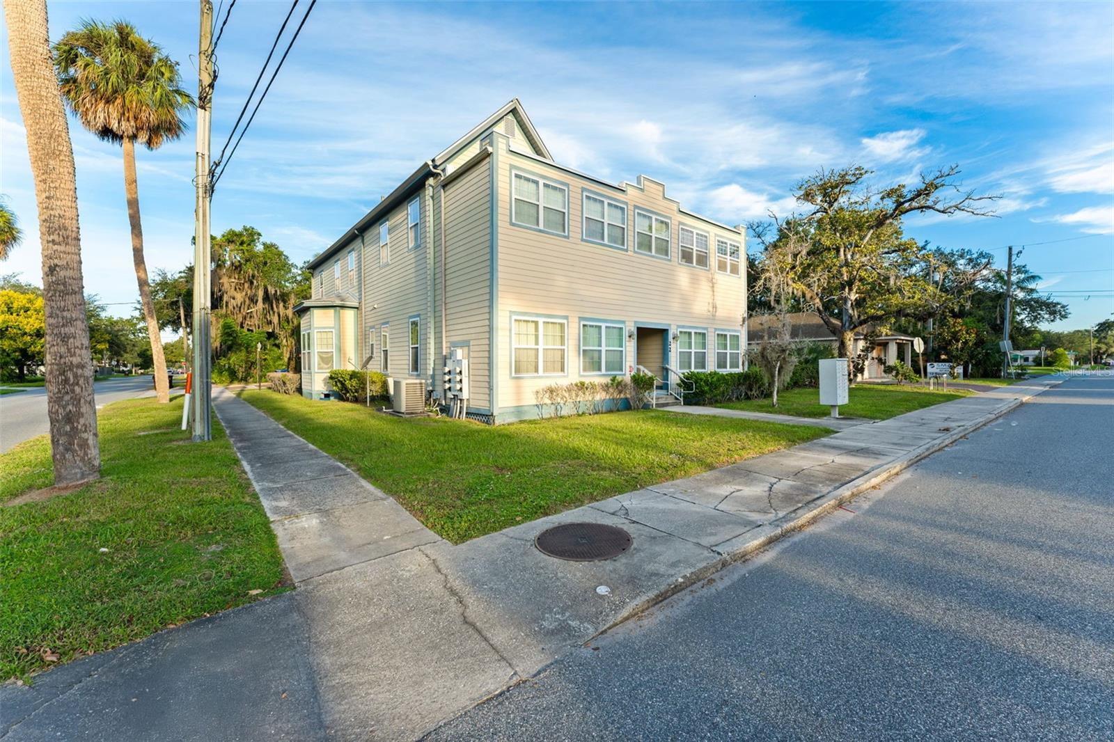 TWENTY-TWO CLYDE - Residential Income