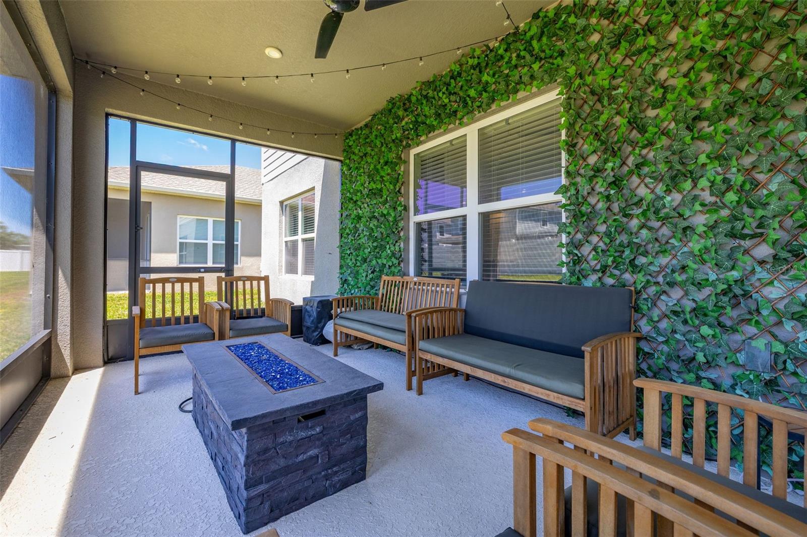 ASTONIA - Residential