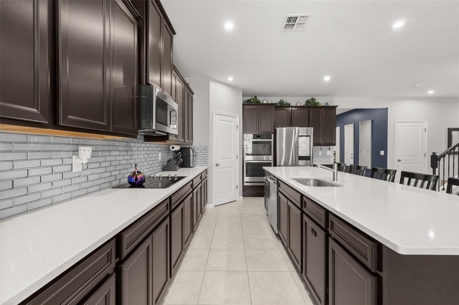 ASTONIA - Residential