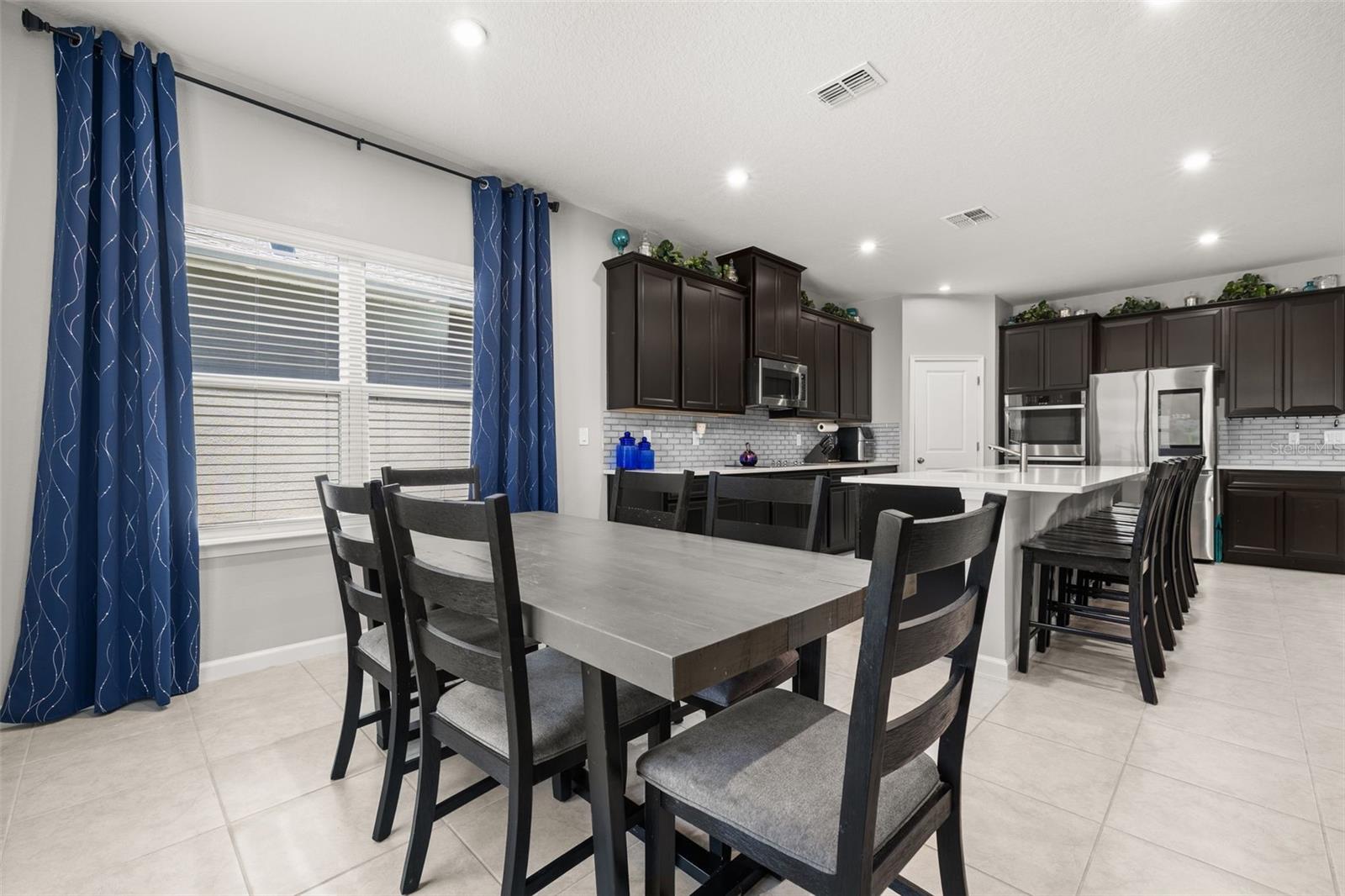 ASTONIA - Residential