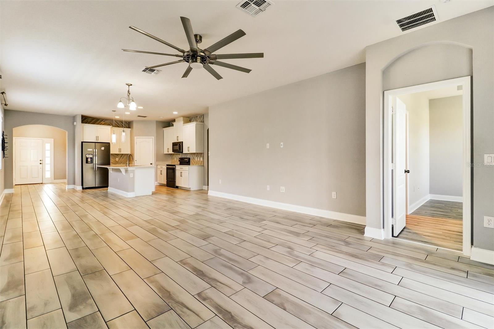 SUNSET GROVES PH 2 - Residential Lease