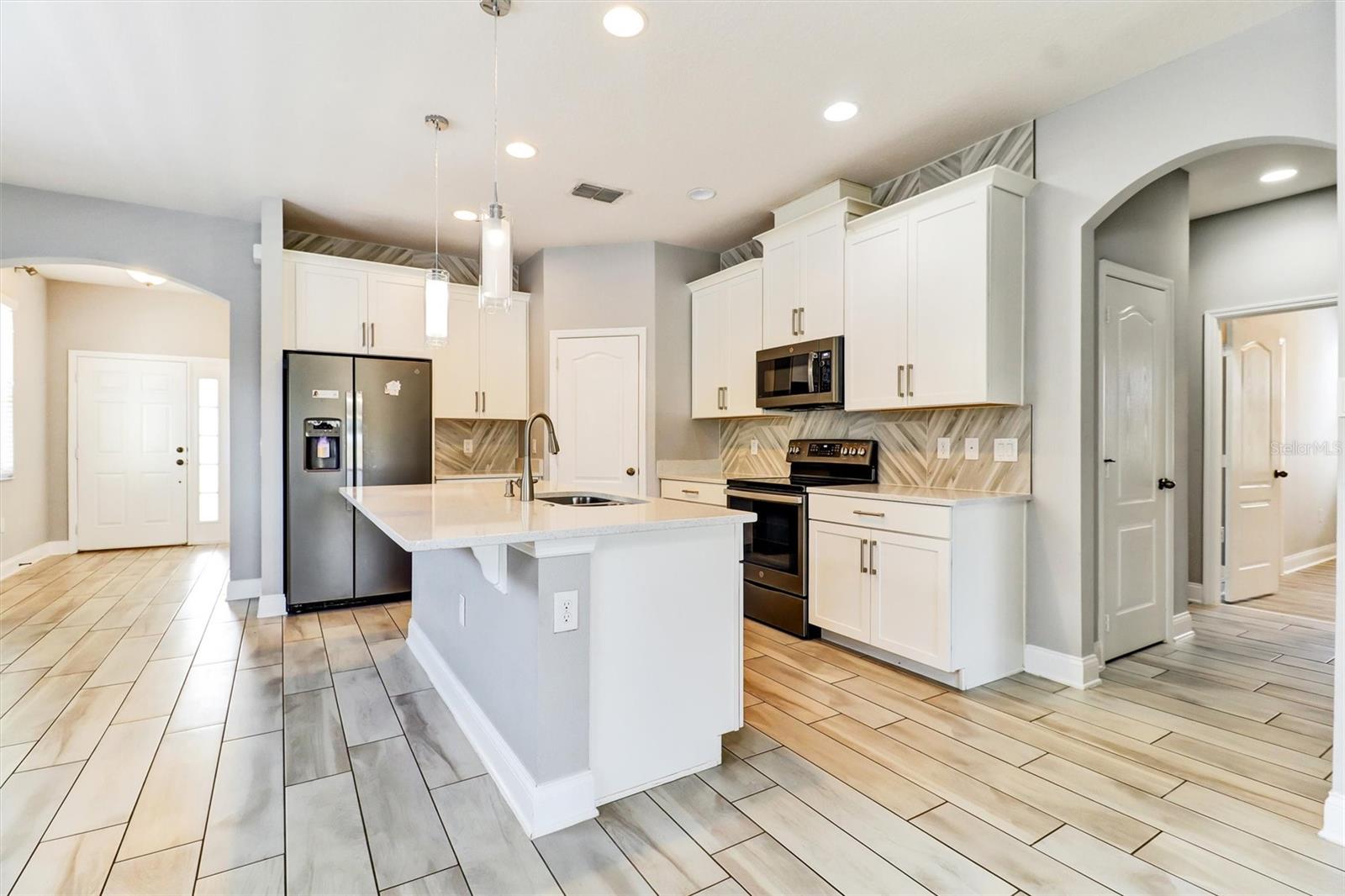 SUNSET GROVES PH 2 - Residential Lease