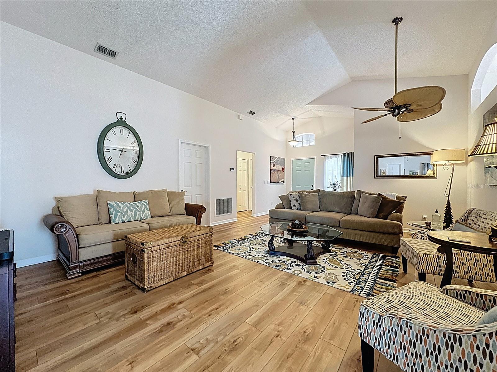 KINGS RIDGE - Residential