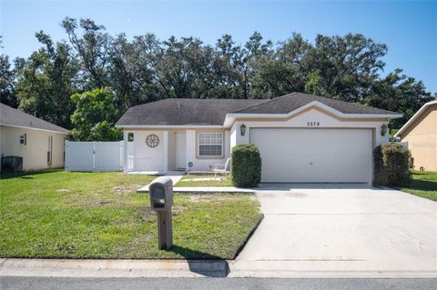 A home in LAKELAND