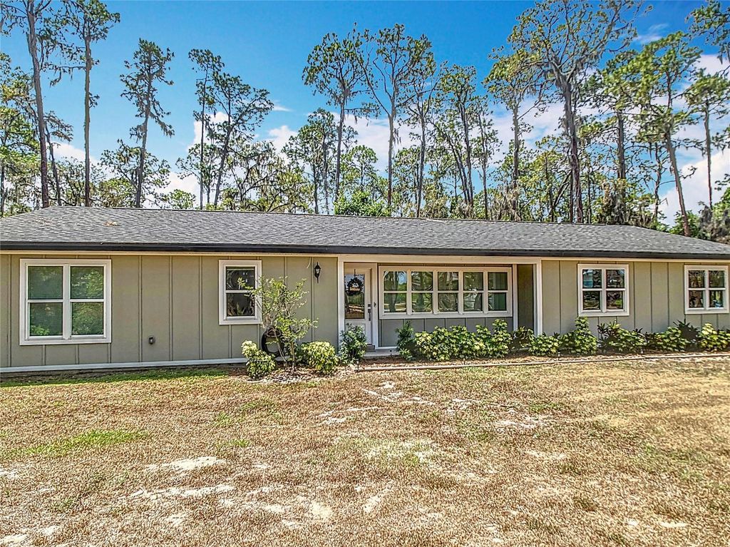 Photo of 7374 Circle Drive, Lady Lake, FL 32159 (MLS # O6399049)