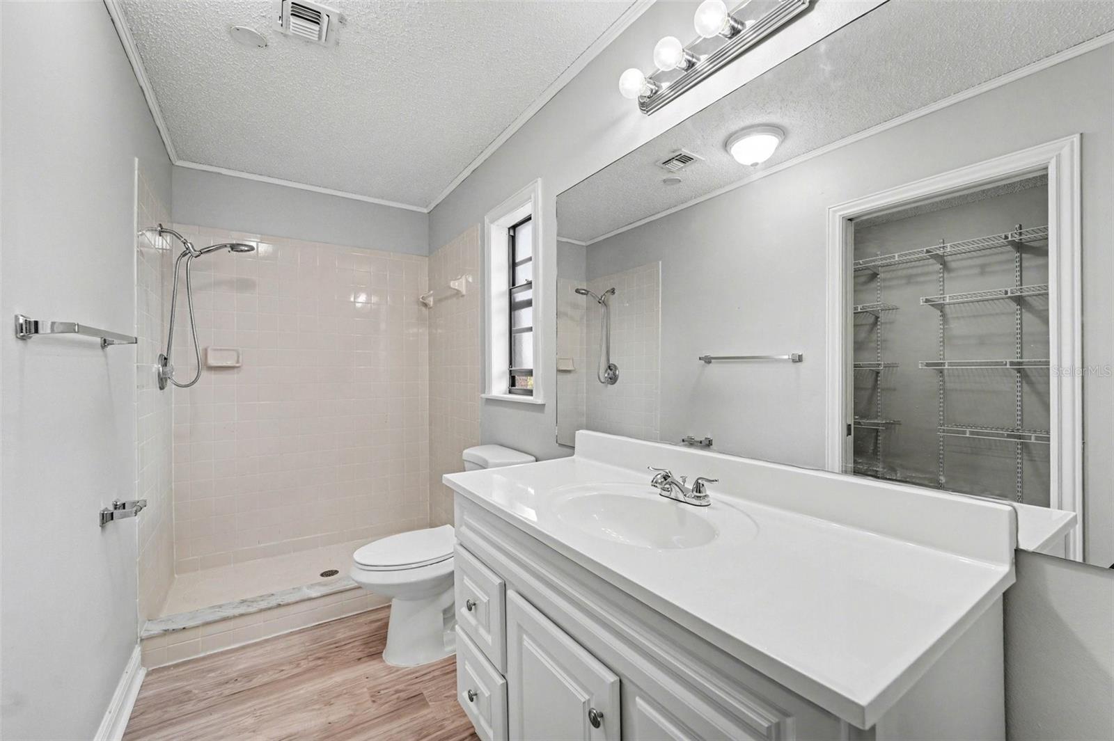 LAKEVIEW KNOLL PH 01 - Residential