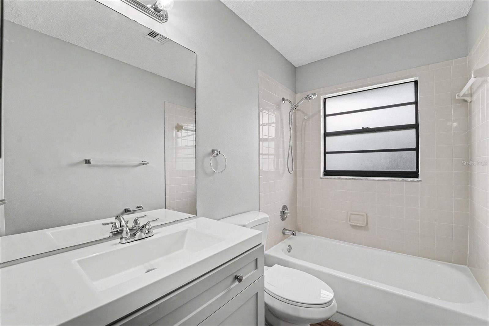 LAKEVIEW KNOLL PH 01 - Residential