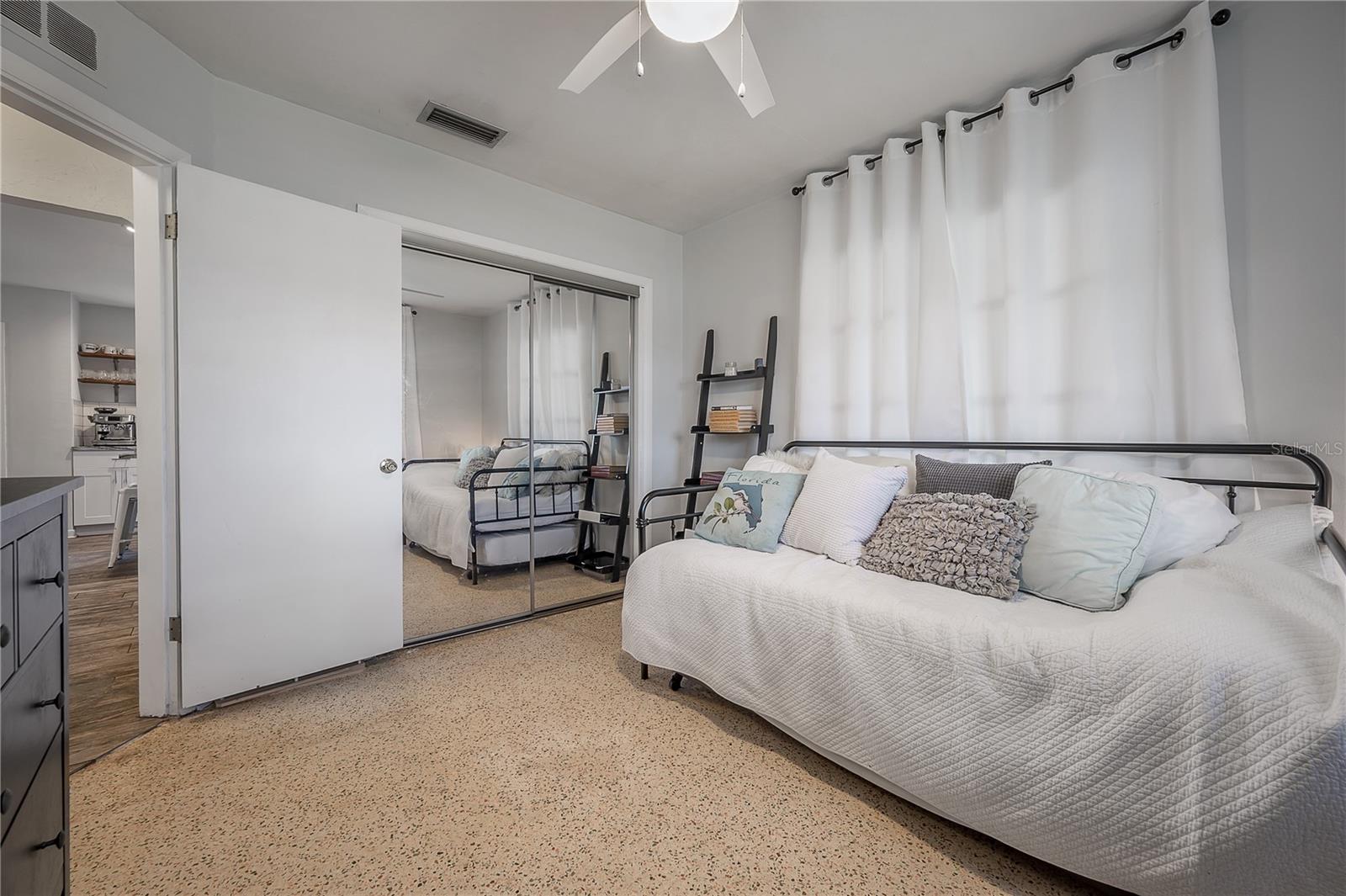 RIVERSIDE NORTH - Residential