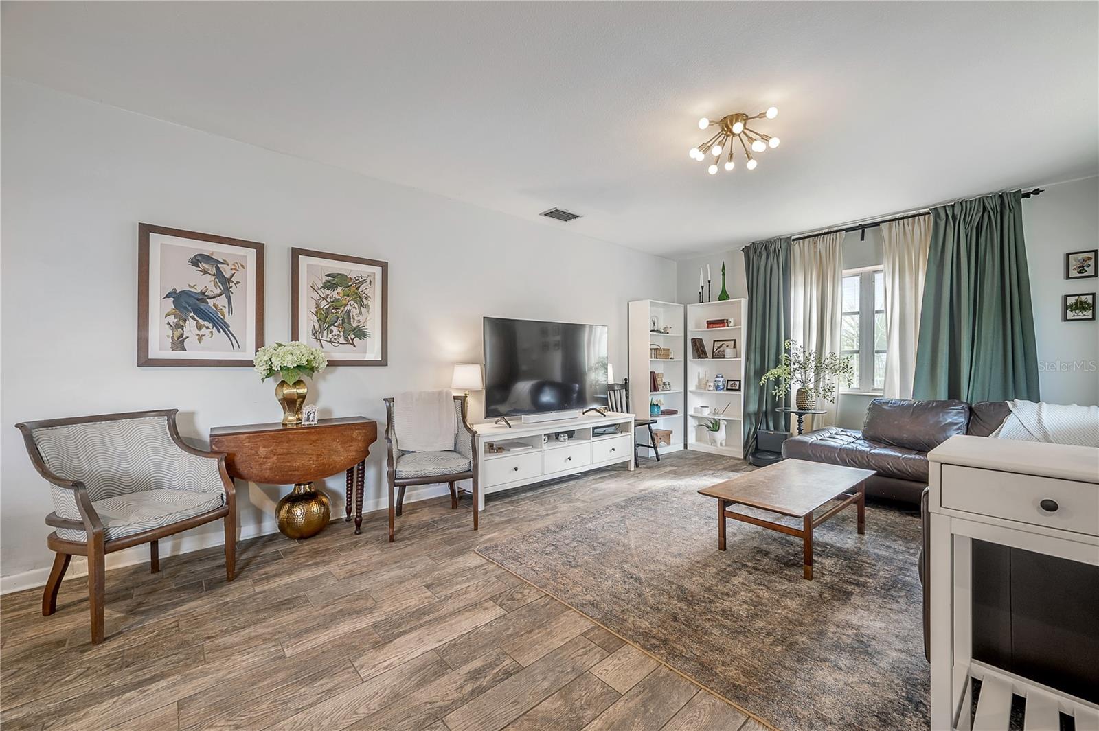 RIVERSIDE NORTH - Residential