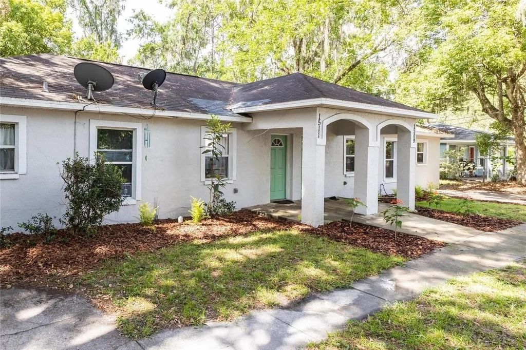 Photo of 1511 NE 5th Ave, Gainesville, FL 32641 (MLS # GC539885)