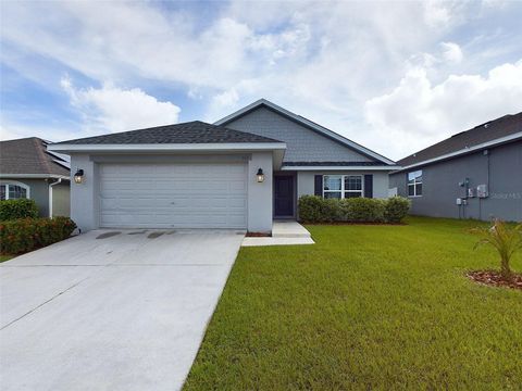 A home in WINTER HAVEN