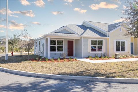 Photo of 1342 Cottage Circle, Tavares, FL 32778 (MLS # G5114041)