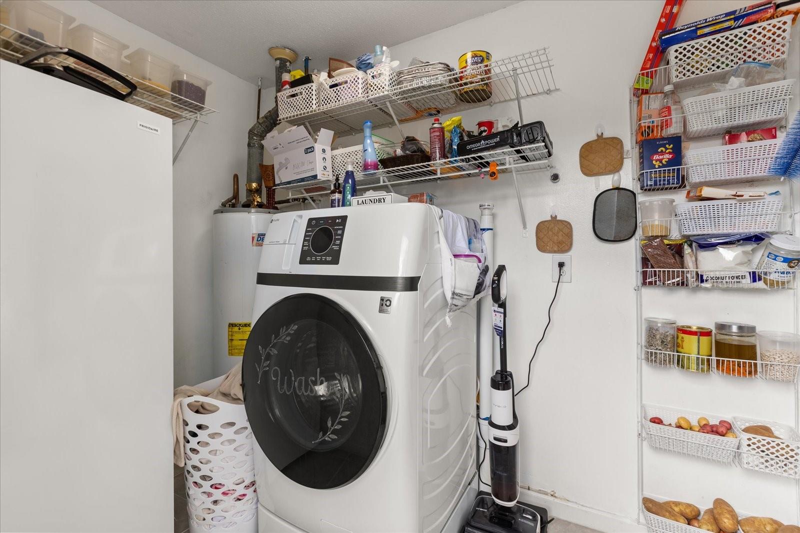 SKY LAKE OAK RIDGE SEC - Residential