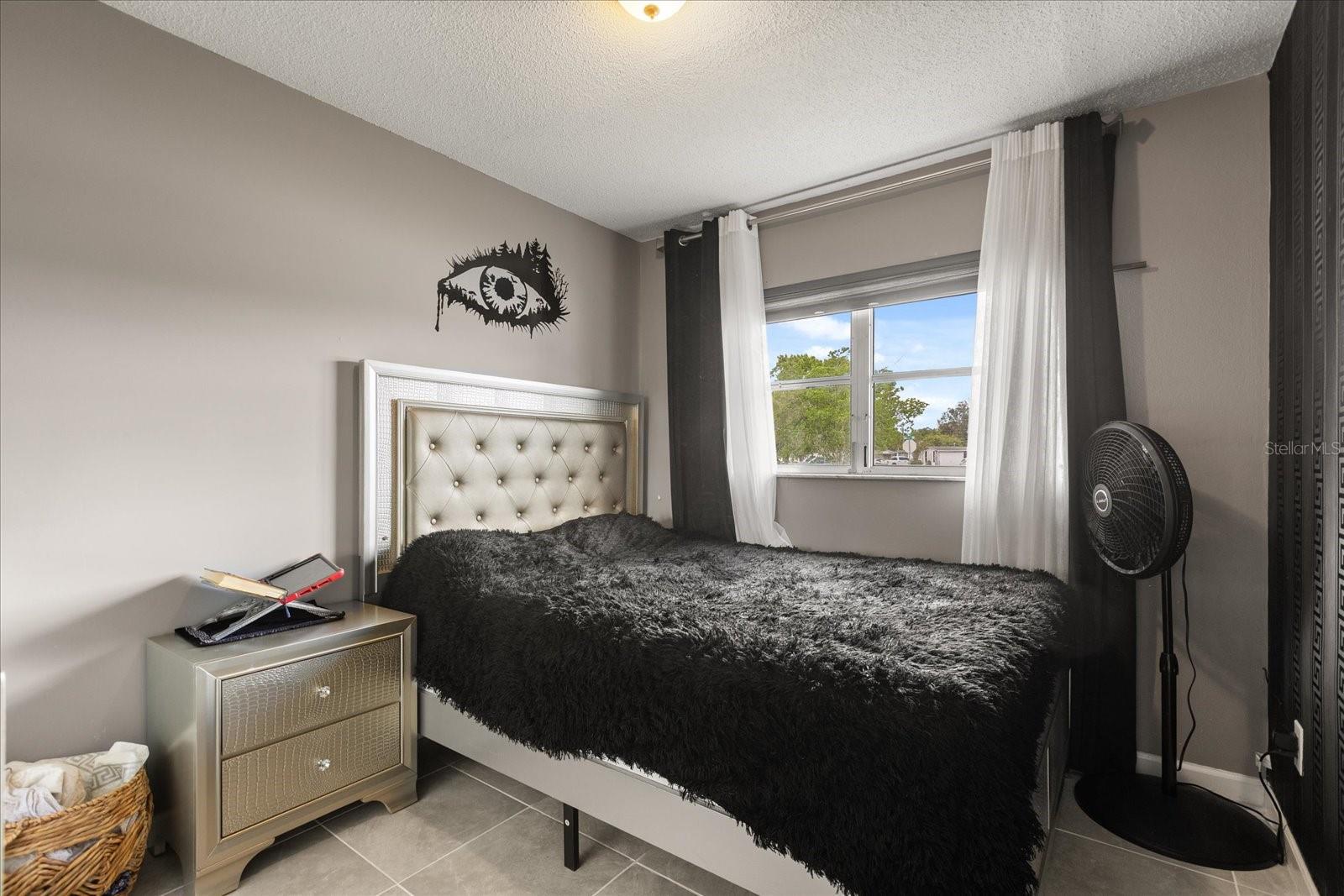 SKY LAKE OAK RIDGE SEC - Residential