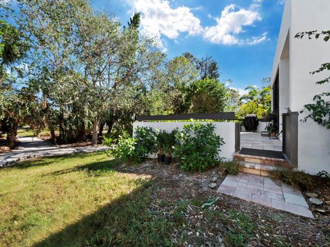 A home in LONGBOAT KEY