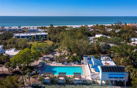 A home in LONGBOAT KEY