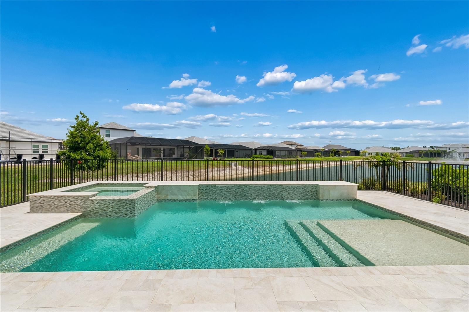 1741 LUGANO CIRCLE