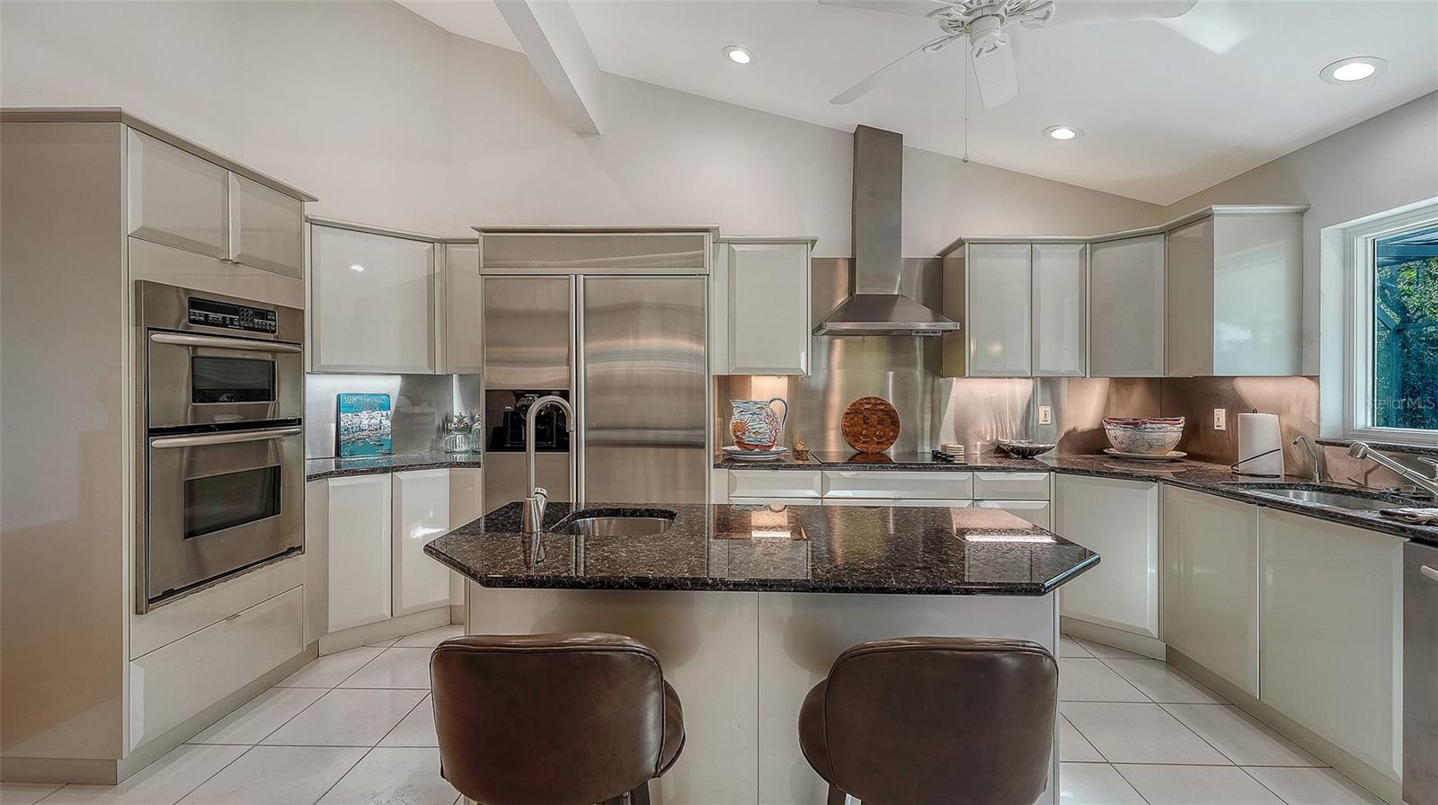 BAY ISLES - Residential