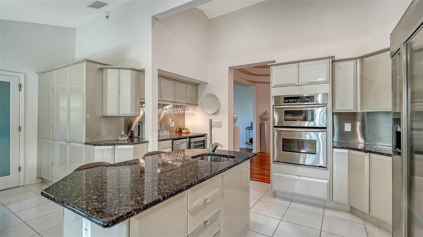 BAY ISLES - Residential