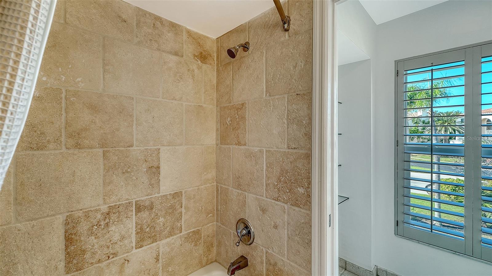 BAY ISLES - Residential