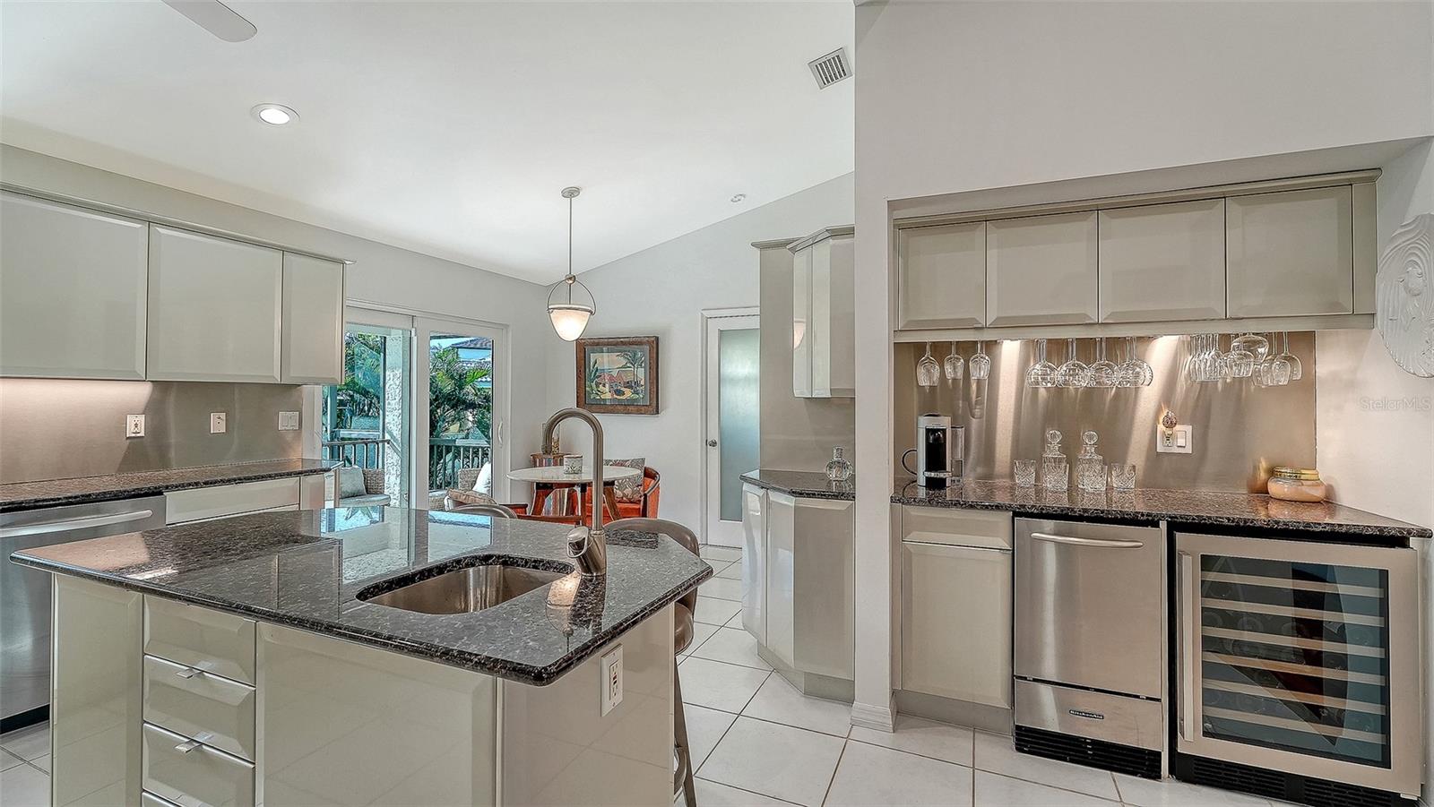 BAY ISLES - Residential