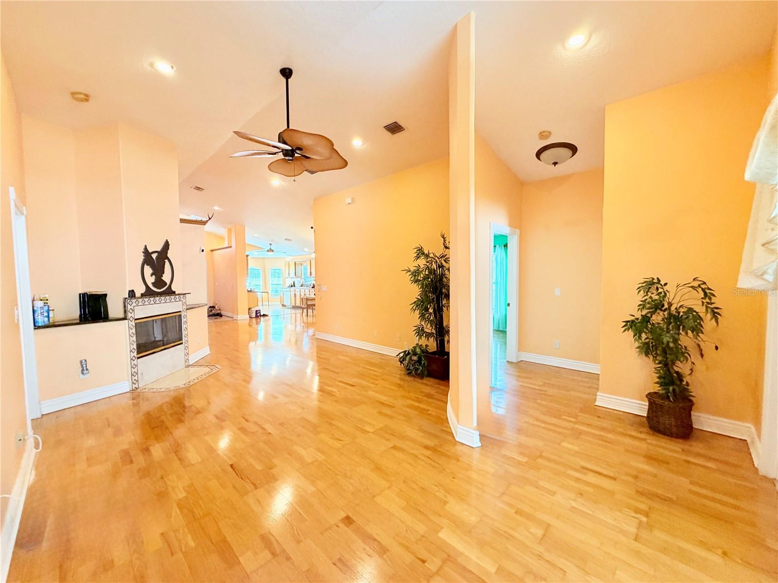 LOFTY PINE ESTATES - Residential