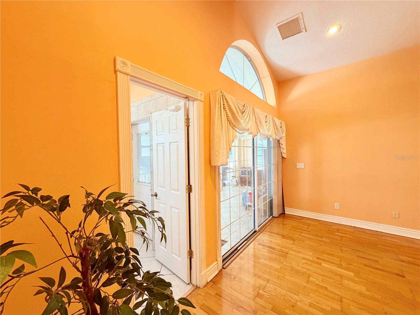 LOFTY PINE ESTATES - Residential