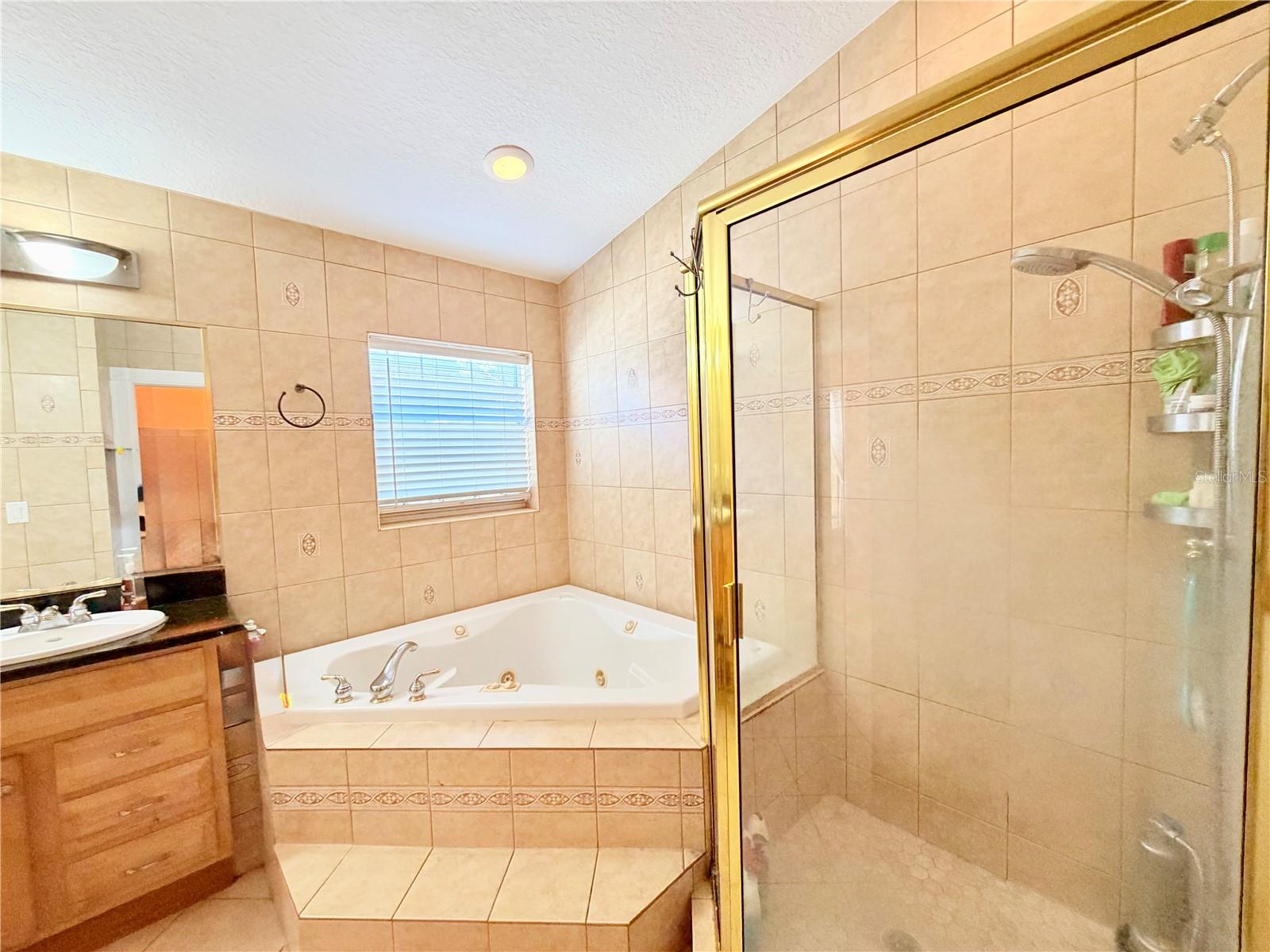 LOFTY PINE ESTATES - Residential