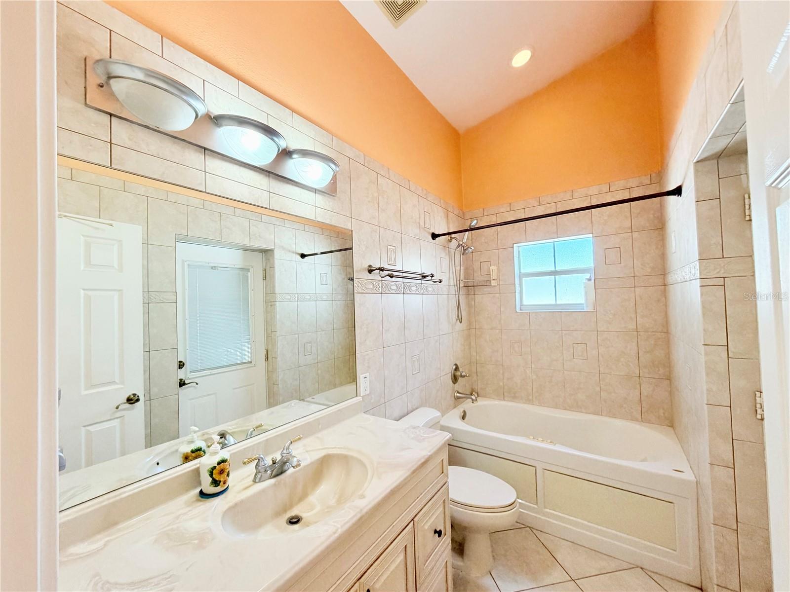 LOFTY PINE ESTATES - Residential