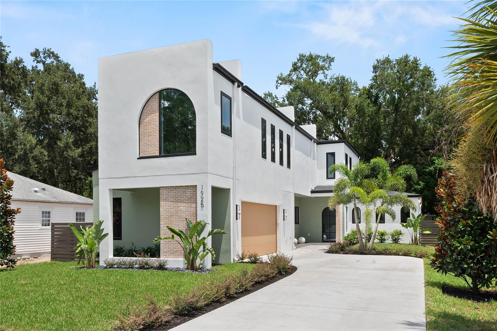 1925 WALDO STREET