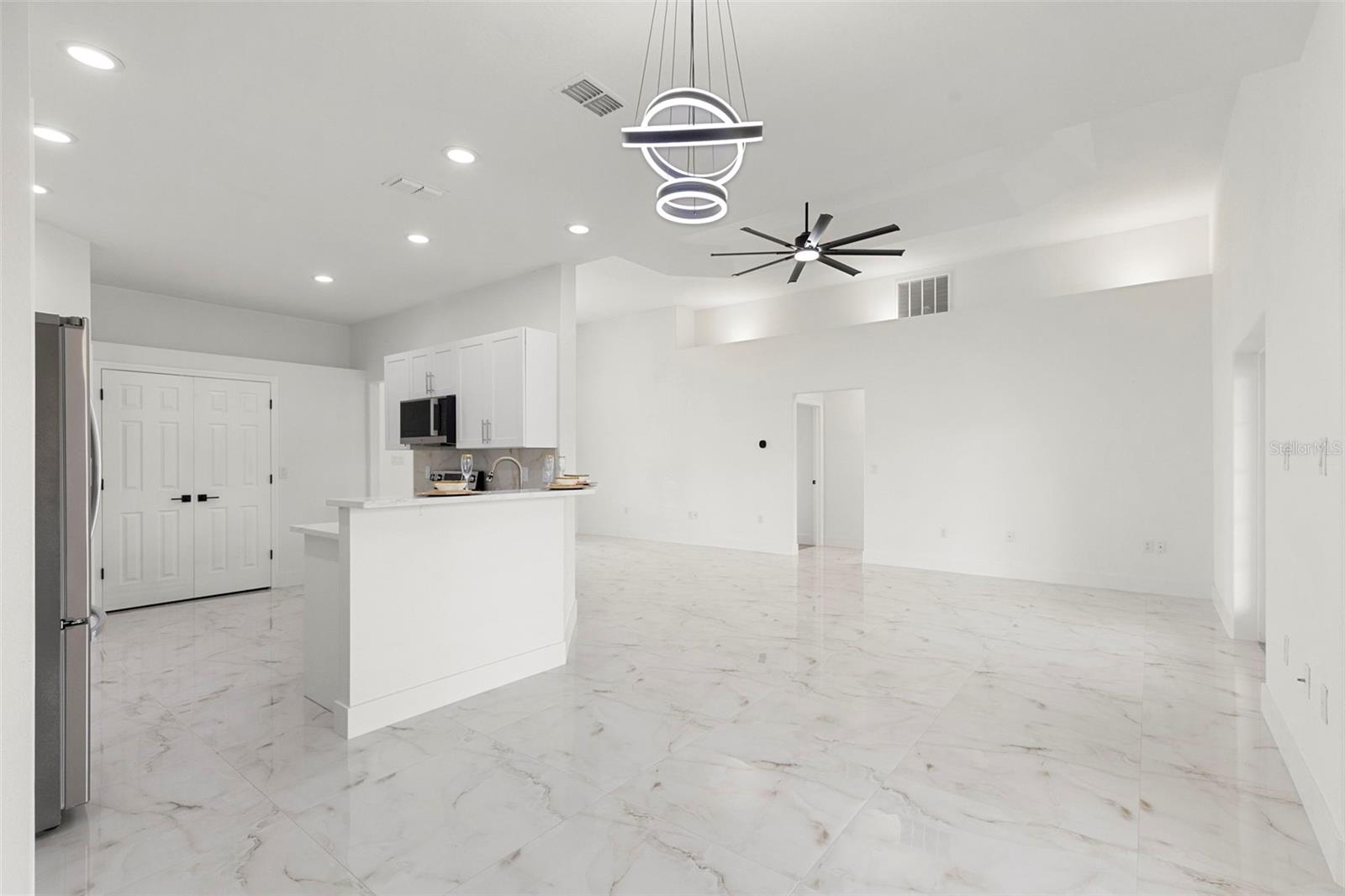 UNIT 10 HLNDS - Residential