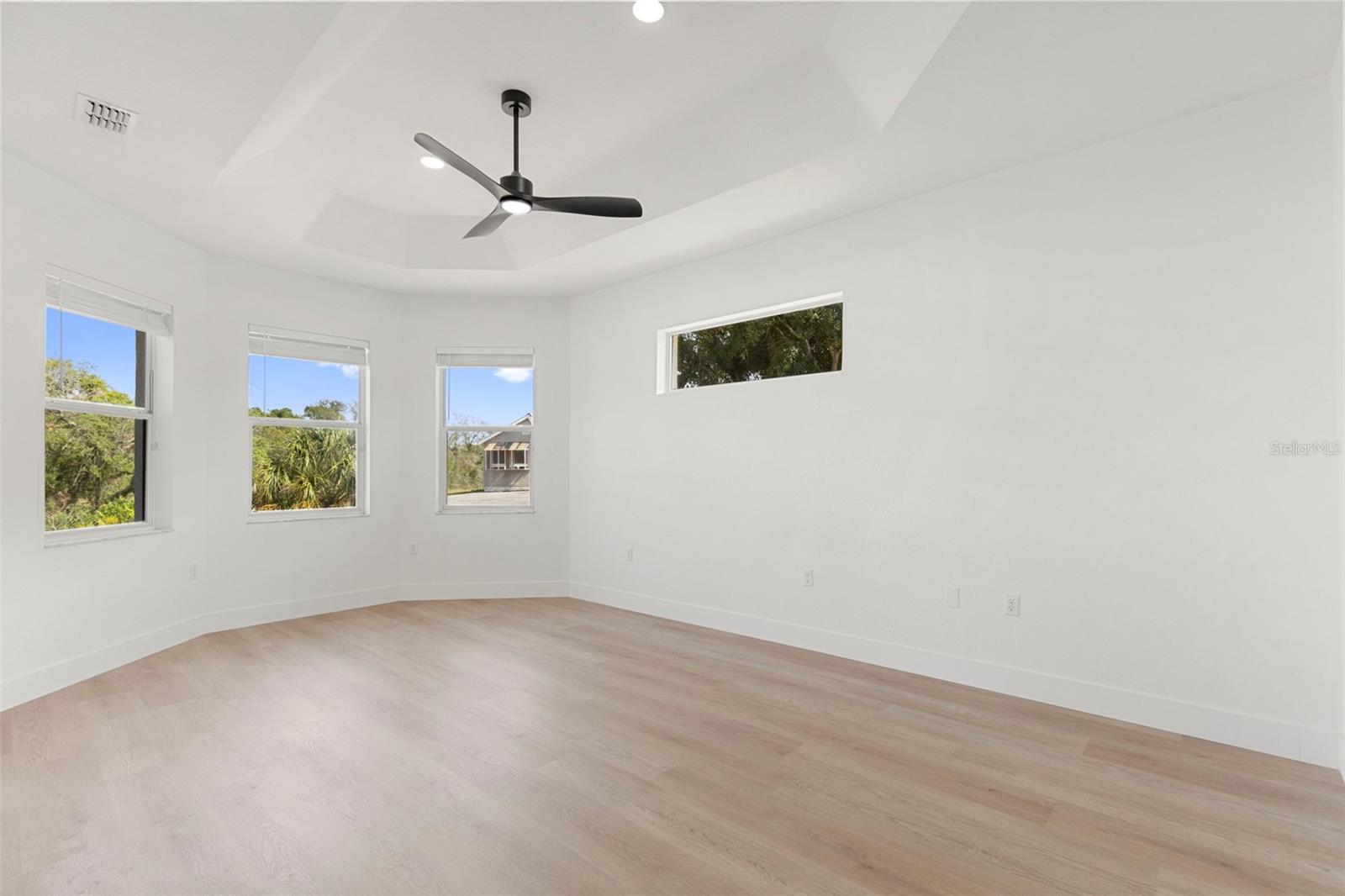UNIT 10 HLNDS - Residential