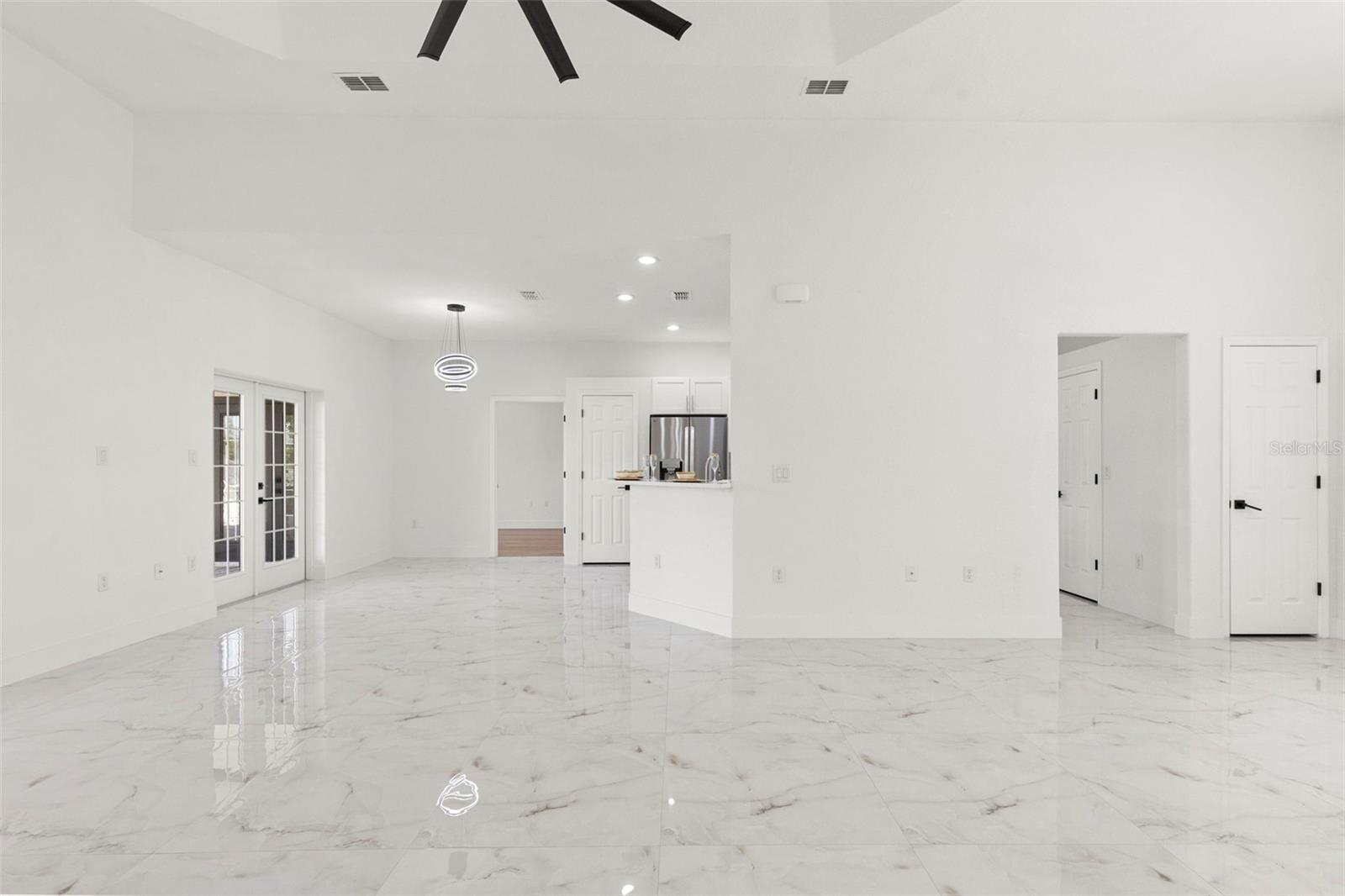 UNIT 10 HLNDS - Residential