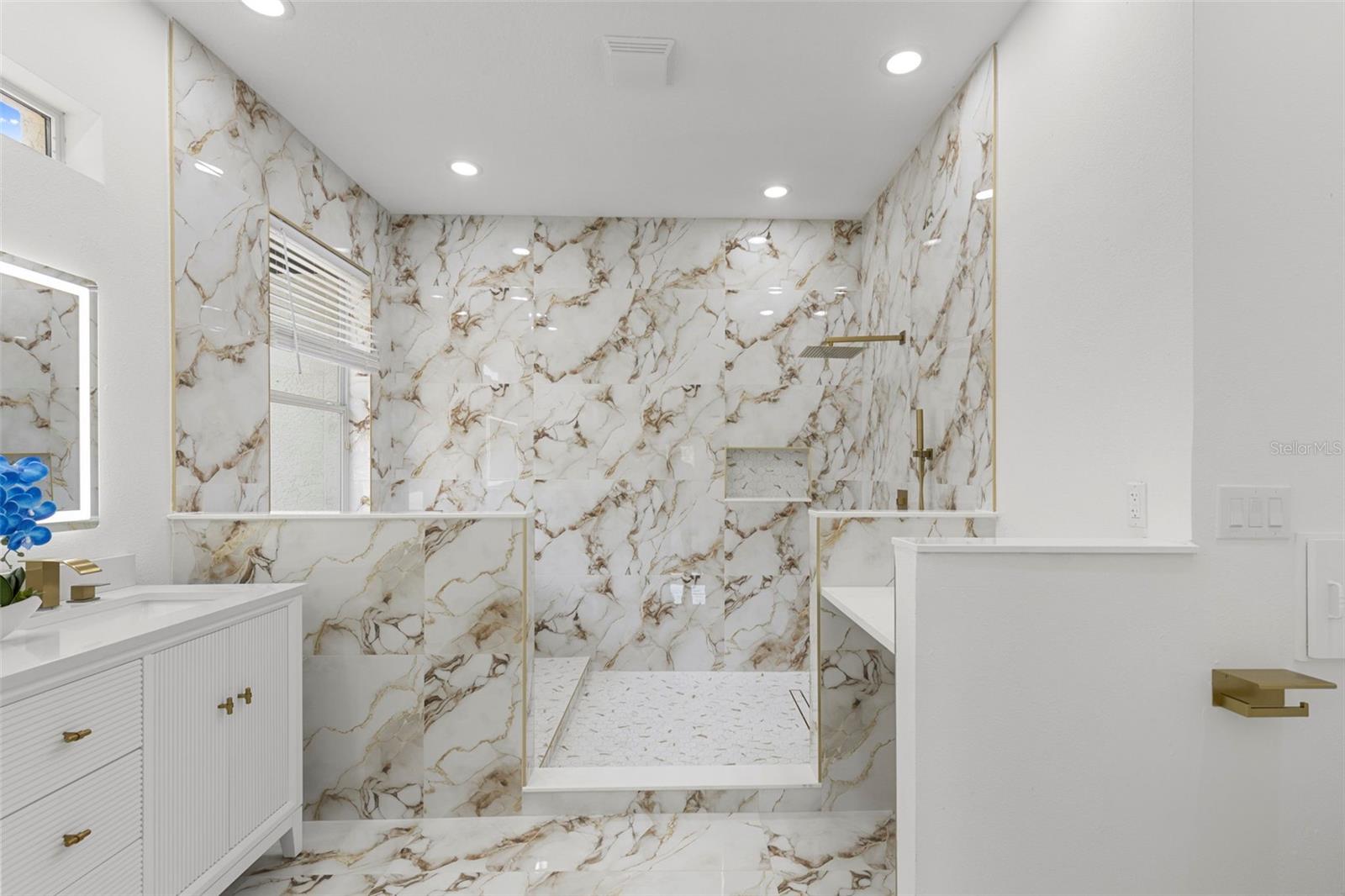 UNIT 10 HLNDS - Residential