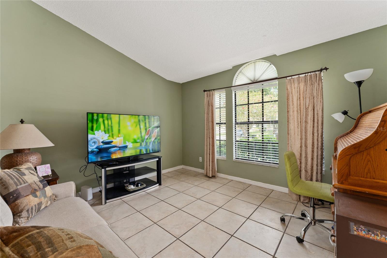 325 SIR LAWRENCE DRIVE