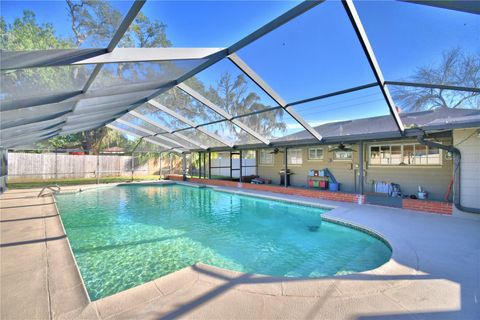 A home in LAKELAND