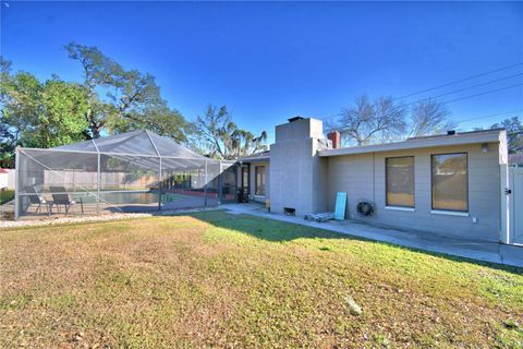 A home in LAKELAND