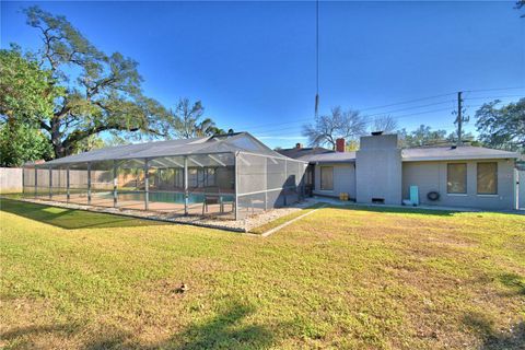 A home in LAKELAND