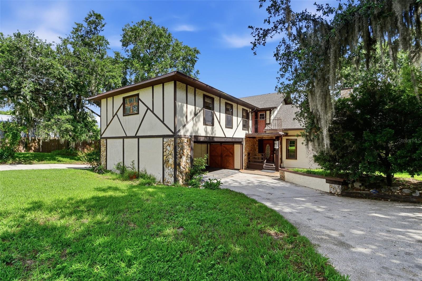 960 LAKE COVE TRAIL