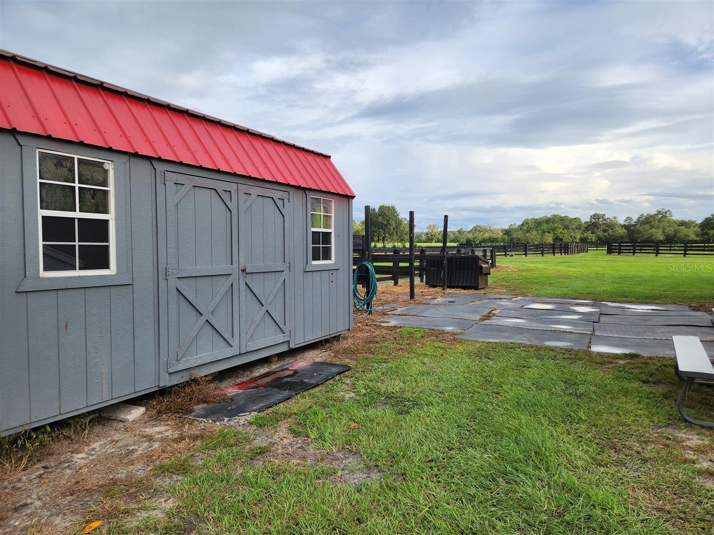 GROVE HOLLOW FARMS - Land