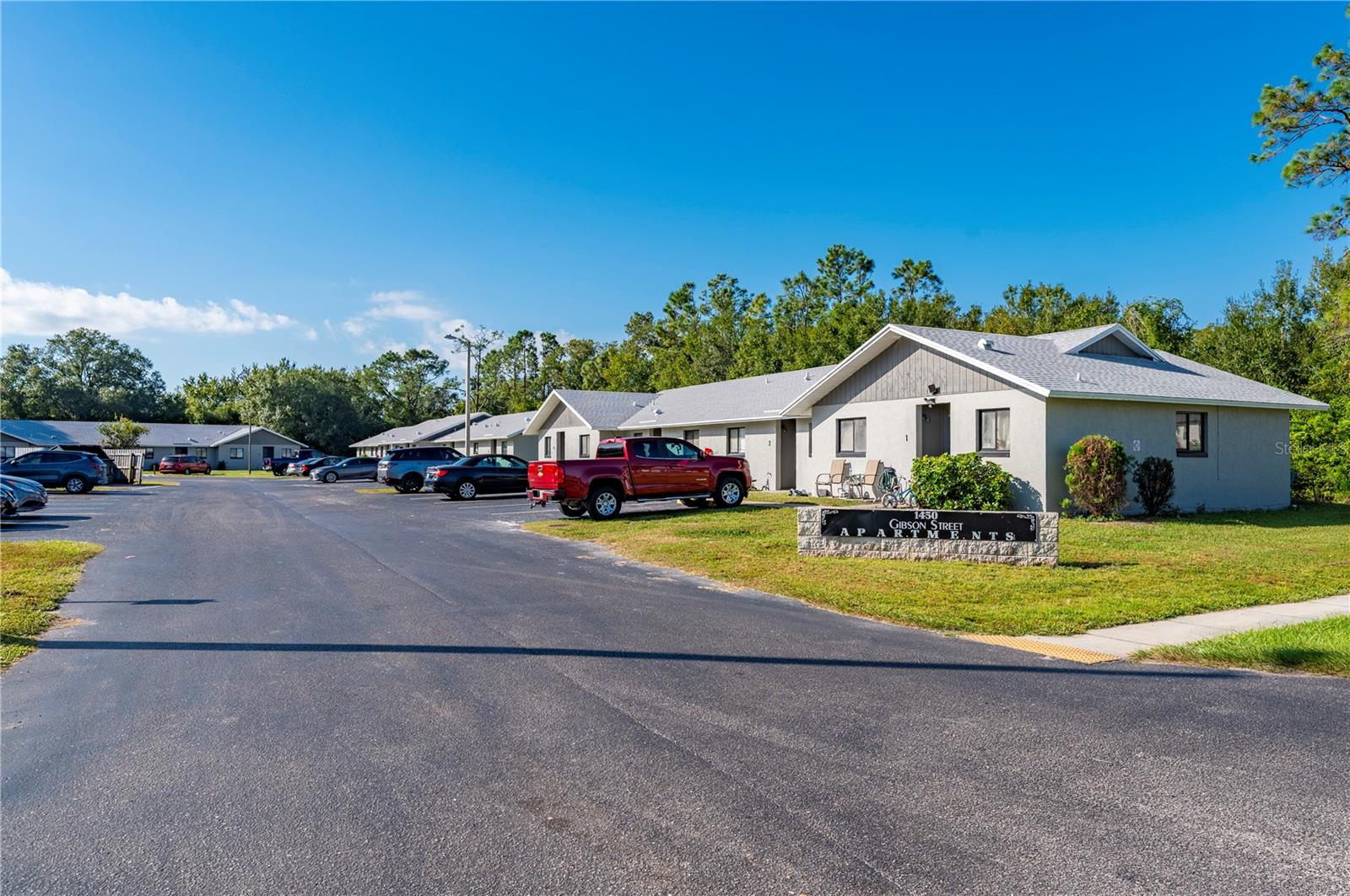 1450 E GIBSON STREET