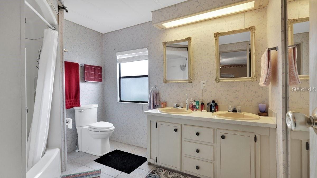 OAKWOOD ESTATES - Residential