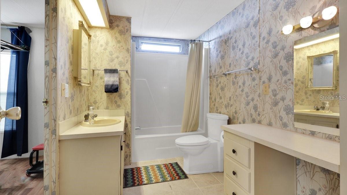 OAKWOOD ESTATES - Residential