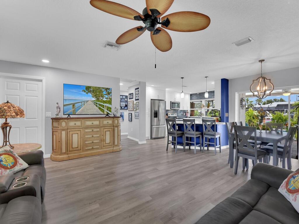 ISLAND PARK - Residential