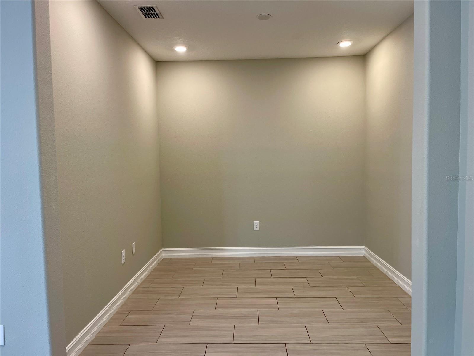 ESTANCIA PH 4 - Residential Lease