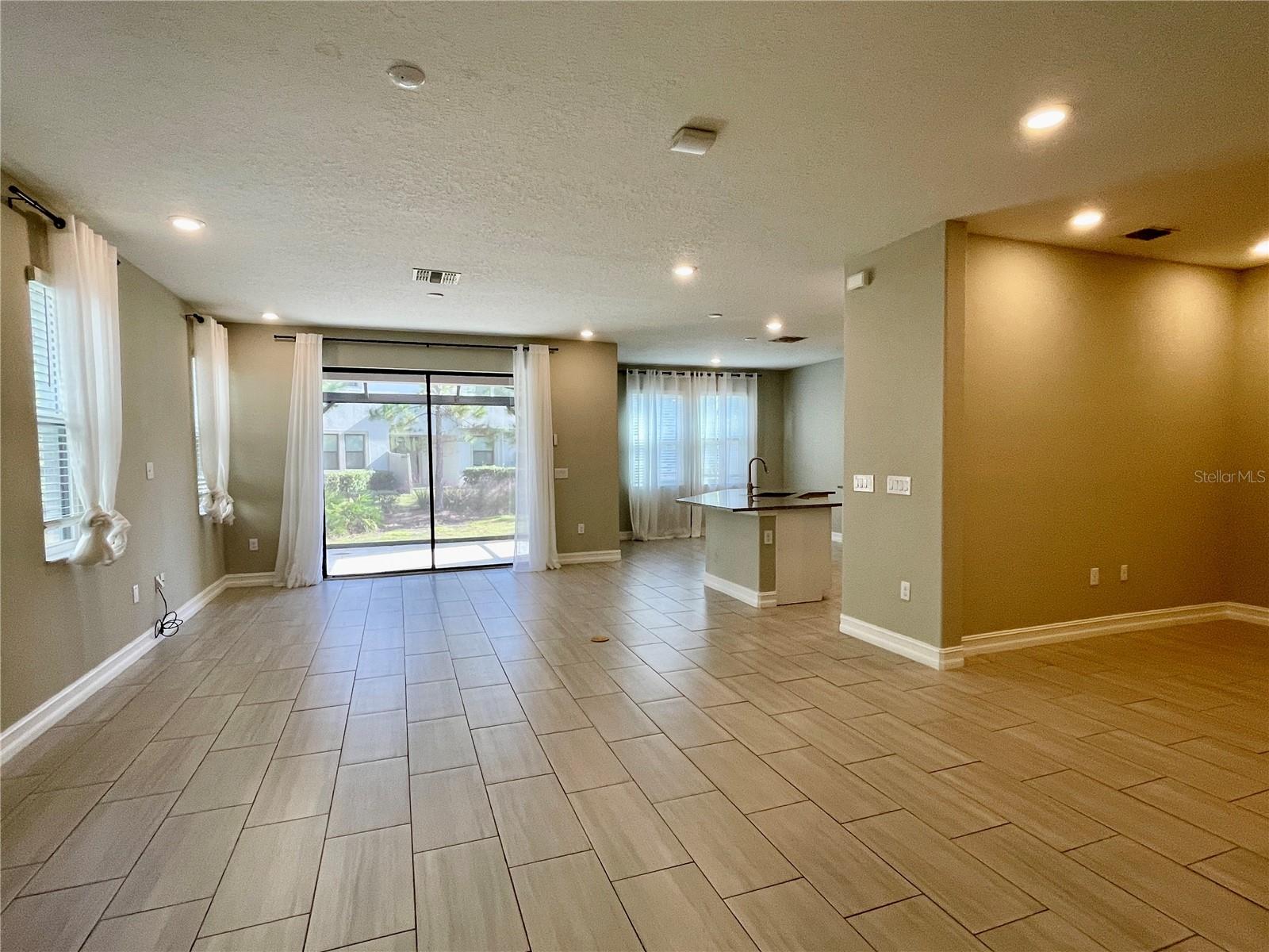 ESTANCIA PH 4 - Residential Lease