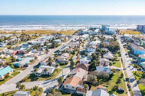 A home in DAYTONA BEACH