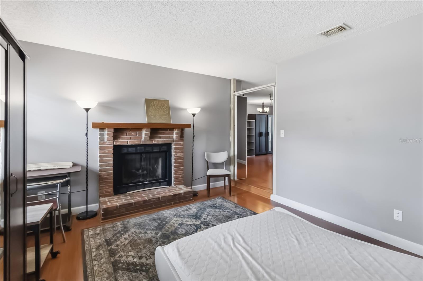 RAINTREE PLACE PH 01 - Residential Lease