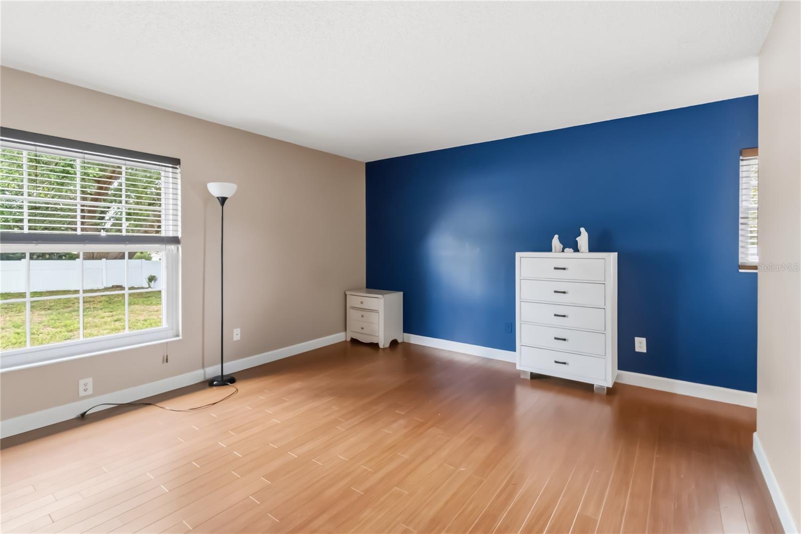 RAINTREE PLACE PH 01 - Residential Lease